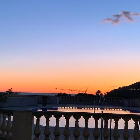 Appartement Agreable En Bord De Mer Villefranche-sur-Mer Kültér fotó